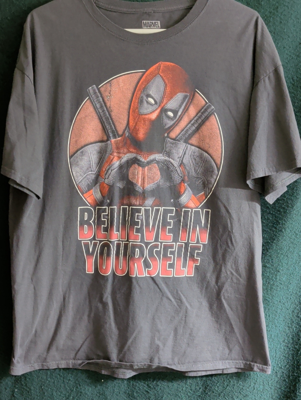 Marvel Deadpool 'Believe In Yourself' Graphic Tee - Charcoal/Red